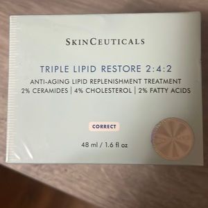 Anti-aging triple lipid cream